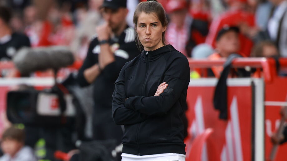 Marie-Louise Eta no banco