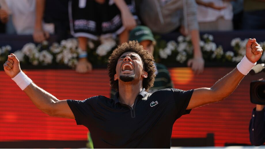 Arthur Fils celebra vitória