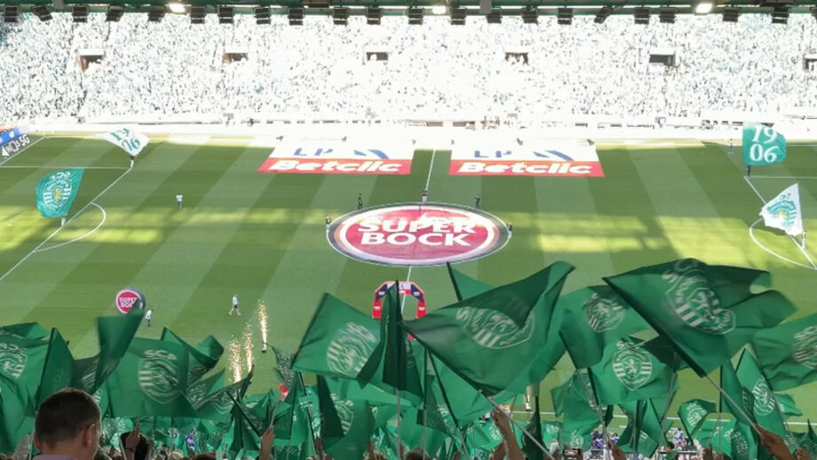 Ambiente ao rubro em Alvalade