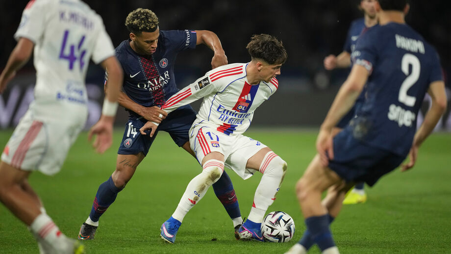 Afonso Moreira em ação frente ao PSG