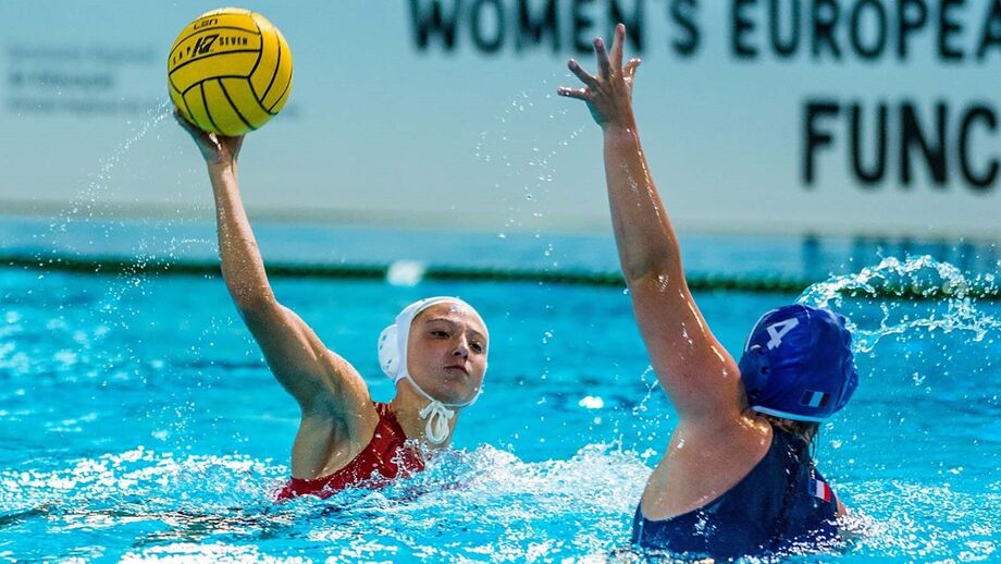 Jogadora de Polo Aquático