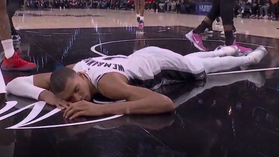 Estrela dos San Antonio Spurs foi incluído no protocolo de concussão e pode falhar os próximos jogos