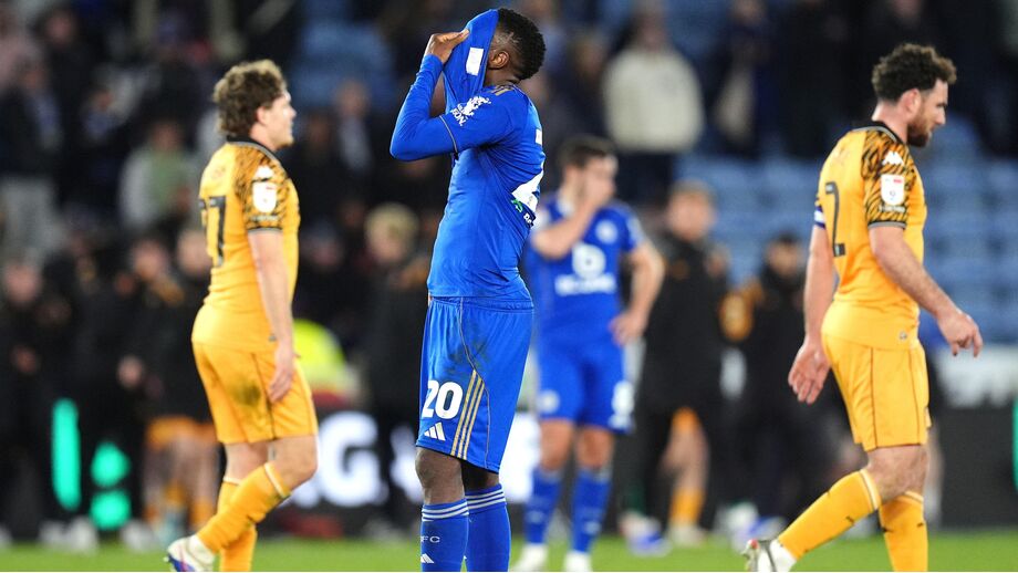 Leicester desce para a League One após erros desportivos e financeiros