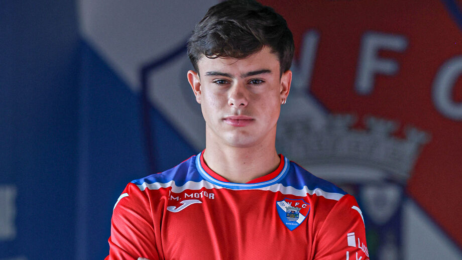 Manu Teixeira, ex-FC Porto e Sp. Braga, assina contrato profissional com o Gil Vicente