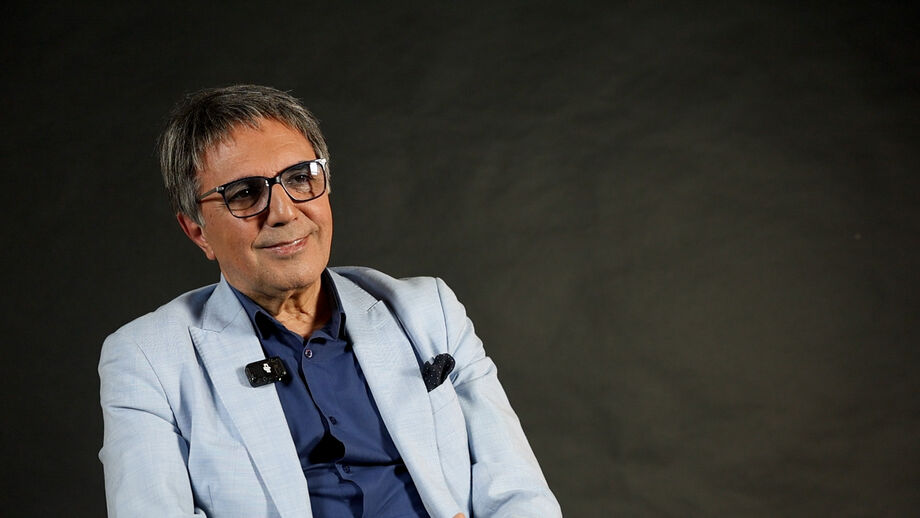 Artista tinha 15 anos e estava no meio do povo que saiu à rua no dia da Revolução