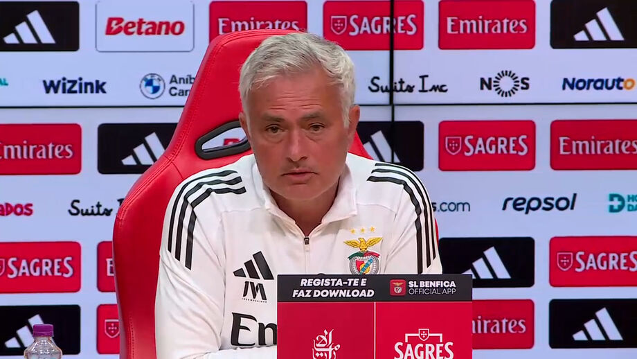 Treinador do Benfica explicou motivo pelo qual está "chateado" com Rui Costa... e não tem a ver com o seu contrato