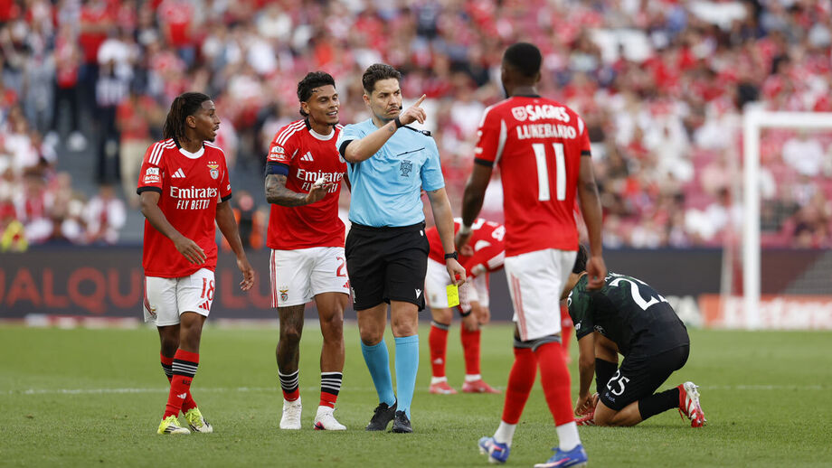 Conhecidos adeptos encarnados avaliam exibição do Benfica