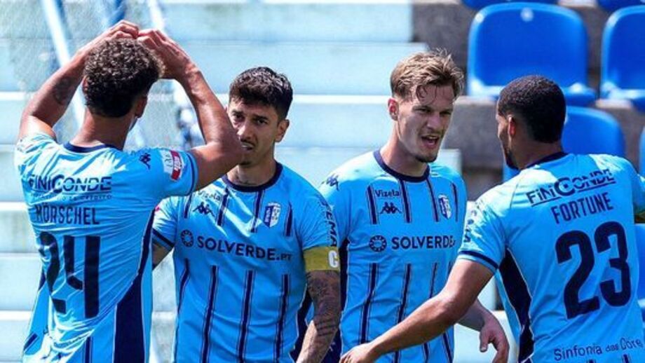 Jogadores do Vizela festejam