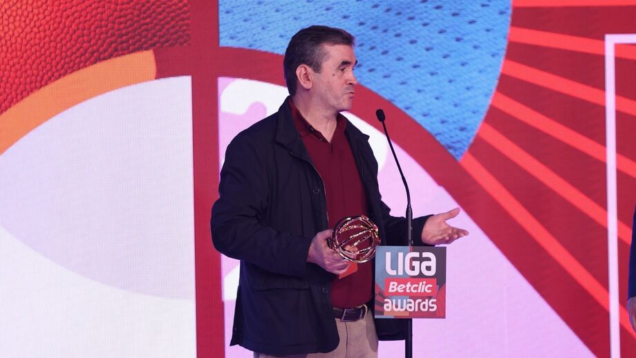 Norberto Alves, técnico do Benfica, distinguido na Liga Betclic