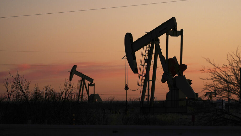 Cenário de exploração petrolífera com receios de tensão no Médio Oriente