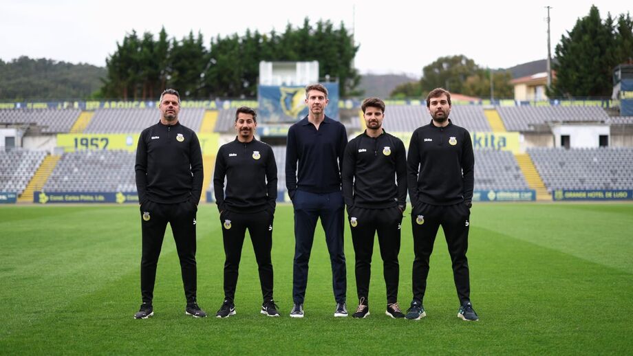 Vasco Seabra renova contrato com o Arouca por mais uma época