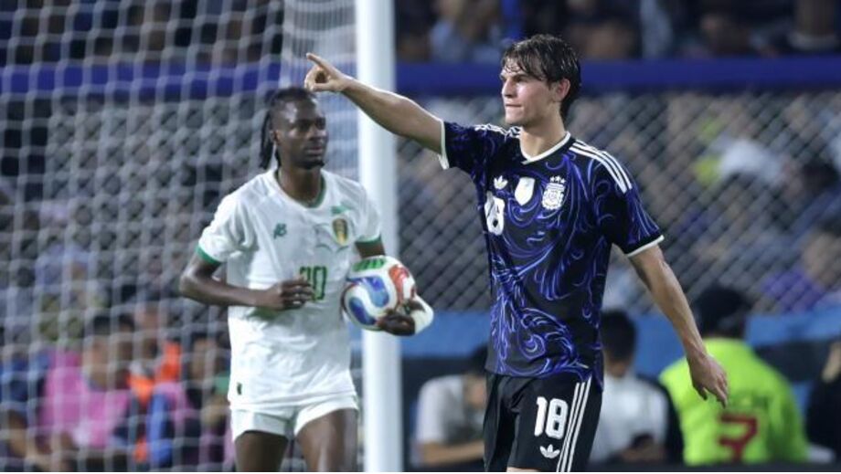 Nico Paz brilha pelo Como e deve regressar ao Real Madrid no Verão