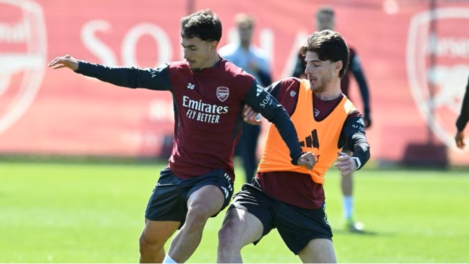 Declan Rice regressou aos treinos