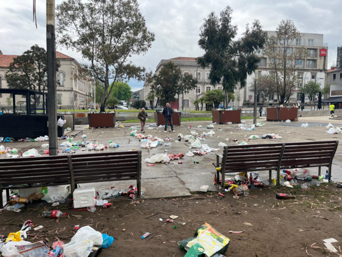 Adeptos do Betis deixaram Campo da Vinha num estado lastimável após concentração antes do jogo em Braga
