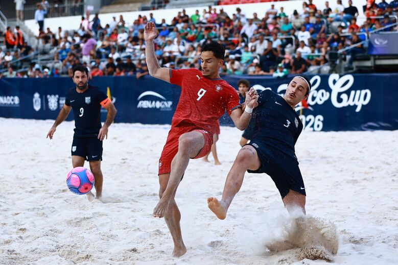 Seleção de futebol de praia goleou EUA por 8-2