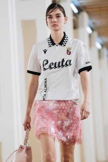 La Liga promove jornada retro com camisolas e bola antigas