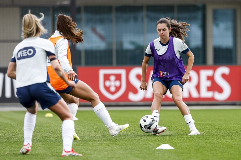 Andreia Faria no treino da Seleção feminina