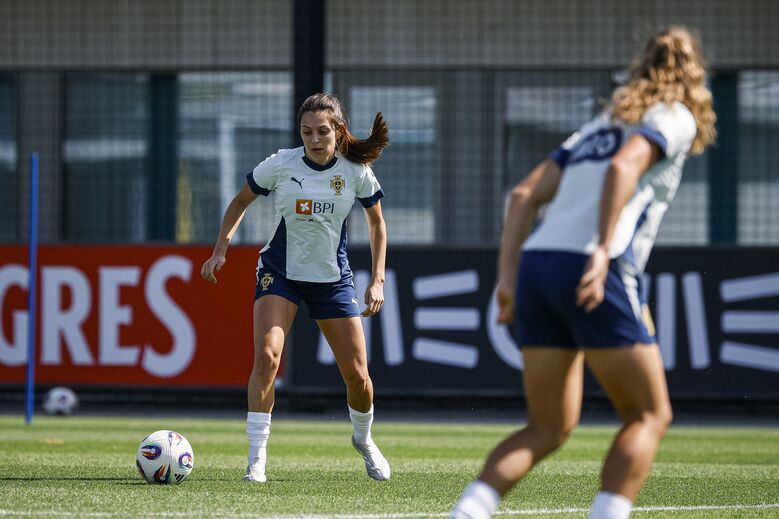 Andreia Faria no treino da Seleção feminina