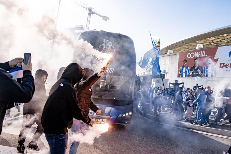 Apoio dos adeptos fez-se sentir na saída do Dragão