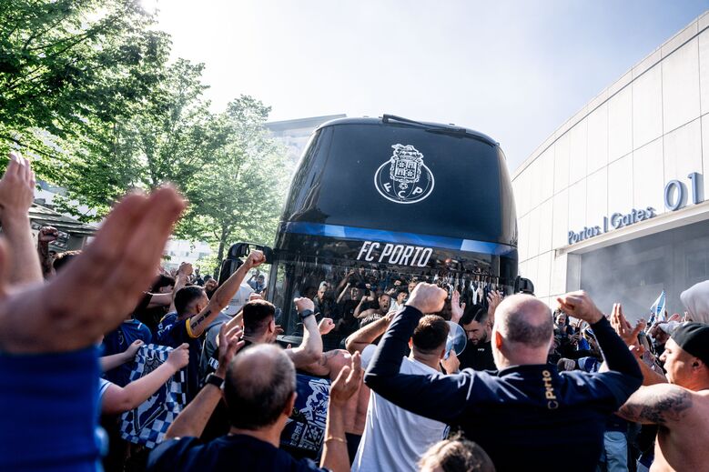 Apoio dos adeptos fez-se sentir na saída do Dragão