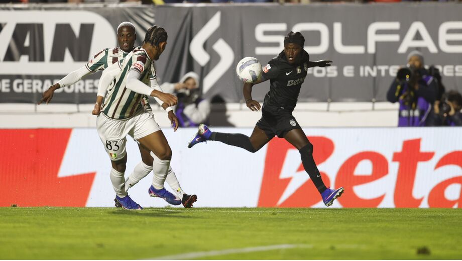 Quenda regressou frente ao E. Amadora