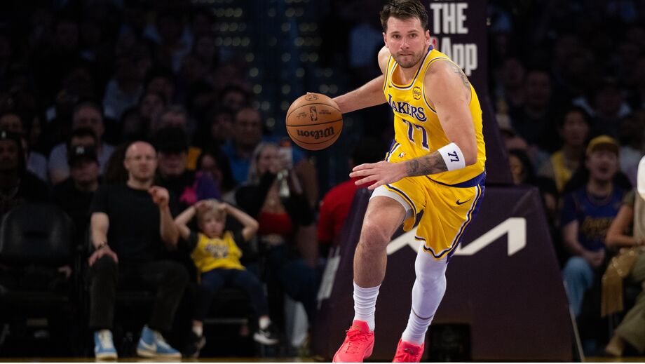 Luka Doncic em ação pelos LA Lakers