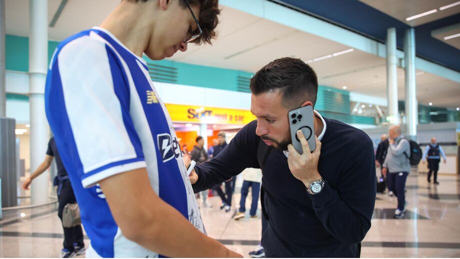 FC Porto chega a Portugal após eliminação da Liga Europa
