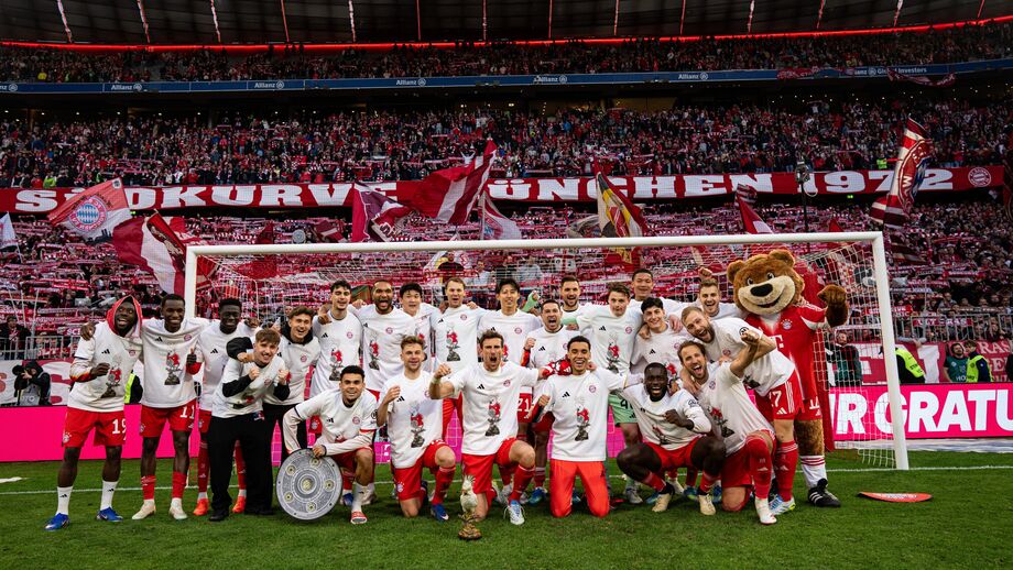 Bayern de Munique celebra título com adeptos