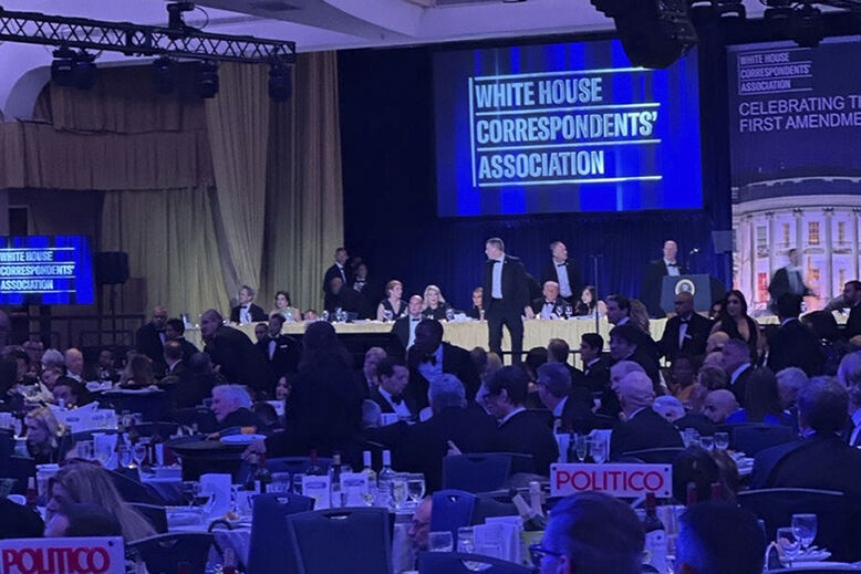 Gala da Associação de Correspondentes da Casa Branca celebra a Primeira Emenda