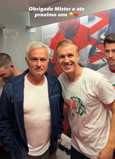 Vladan Danilovic tirou uma fotografia com José Mourinho