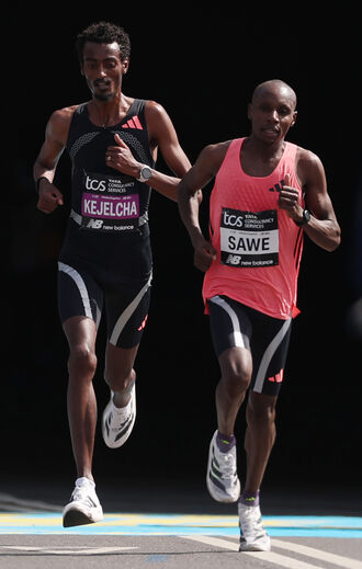 Sabastian Sawe bateu Yomif Kejelcha, também ele com as novas sapatilhas da marca