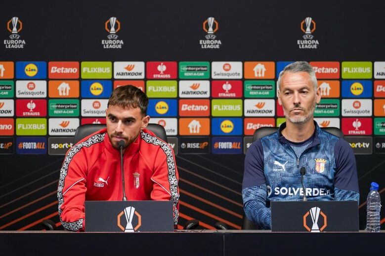 Ricardo Horta com Carlos Vicens na conferência de imprensa