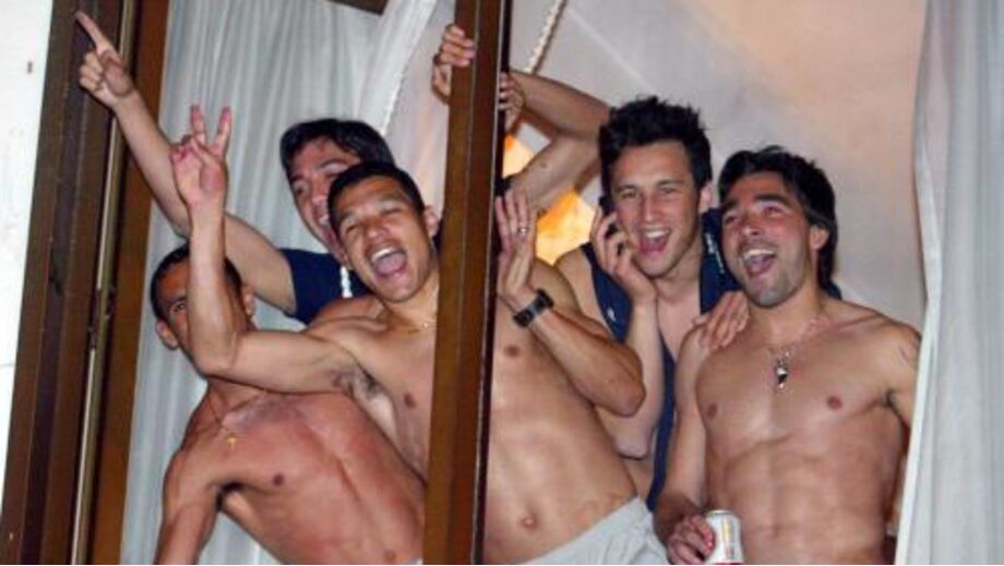 2003/04: em estágio no hotel, após derrota do Sporting na 32.ª jornada