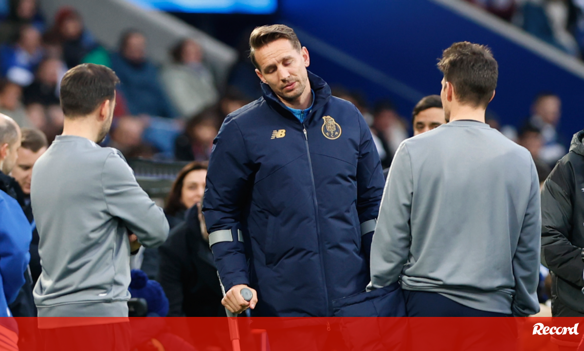 Luuk de Jong: Futuro incerto no FC Porto com lesão e questões familiares — image 2