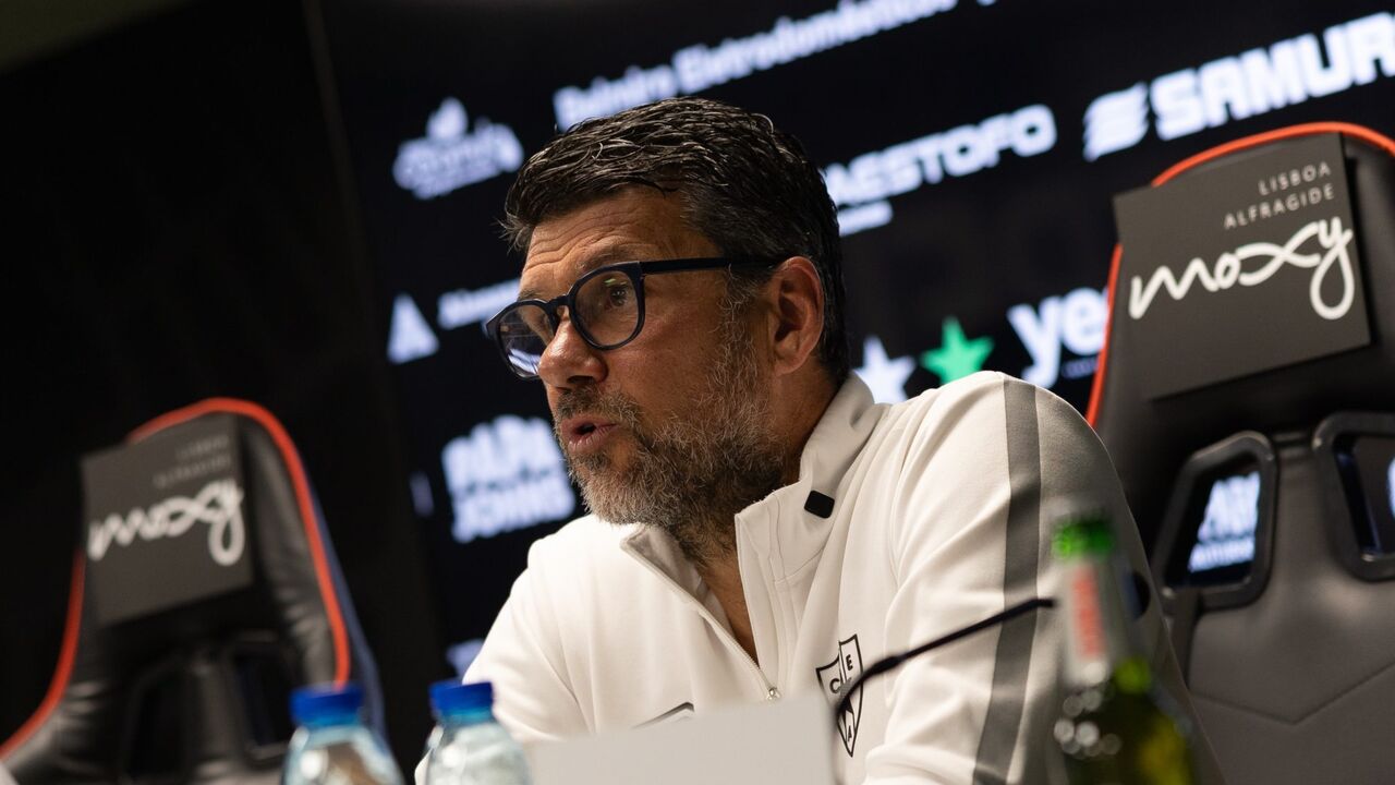 Cristiano Bacci faz primeira antevisão no comando do Estrela da Amadora