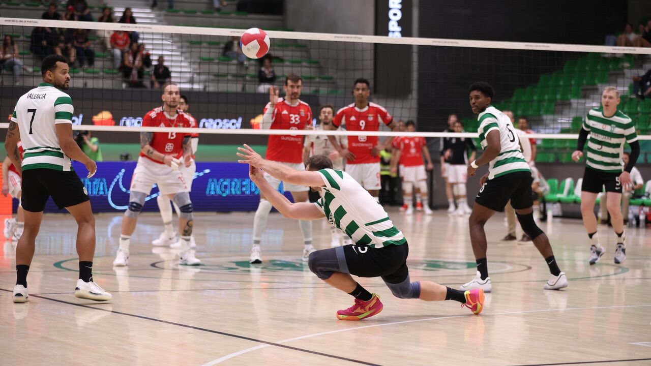 Benfica procura equilibrar final contra Sporting na Luz
