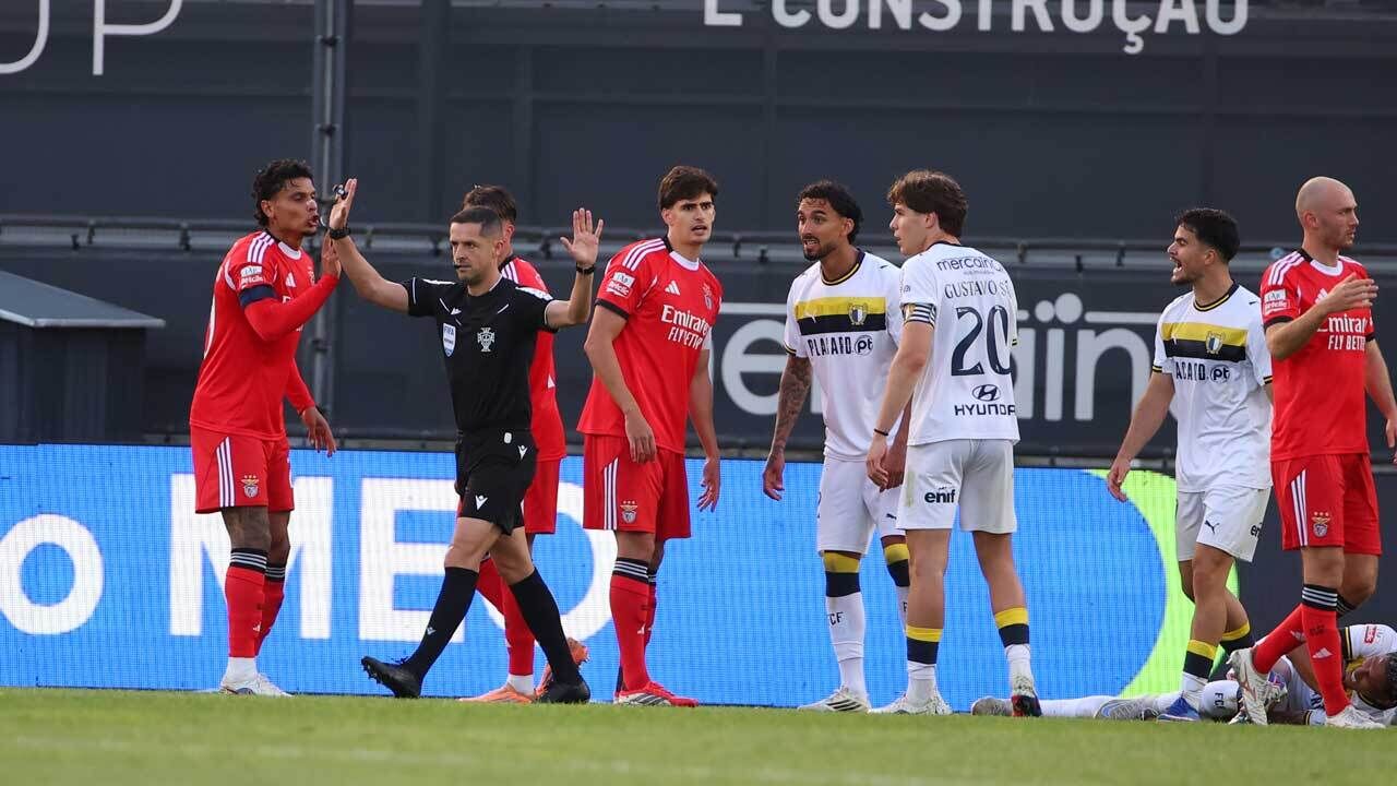 Gustavo Correia no Famalicão-Benfica