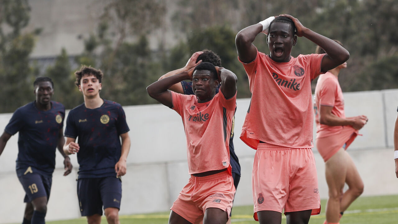 Desespero dos jogadores dos dragões perante o desaire em Leiria