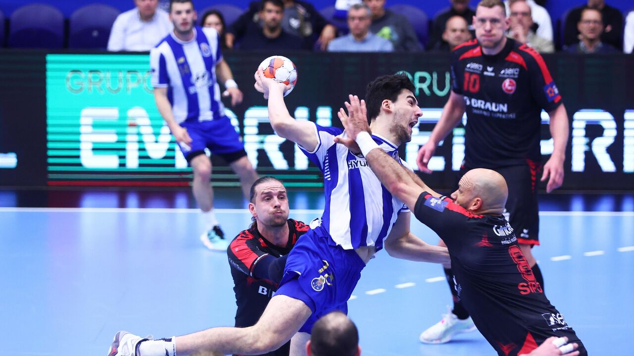 FC Porto compete contra Melsungen na Liga Europeia, mas não garante vaga.
