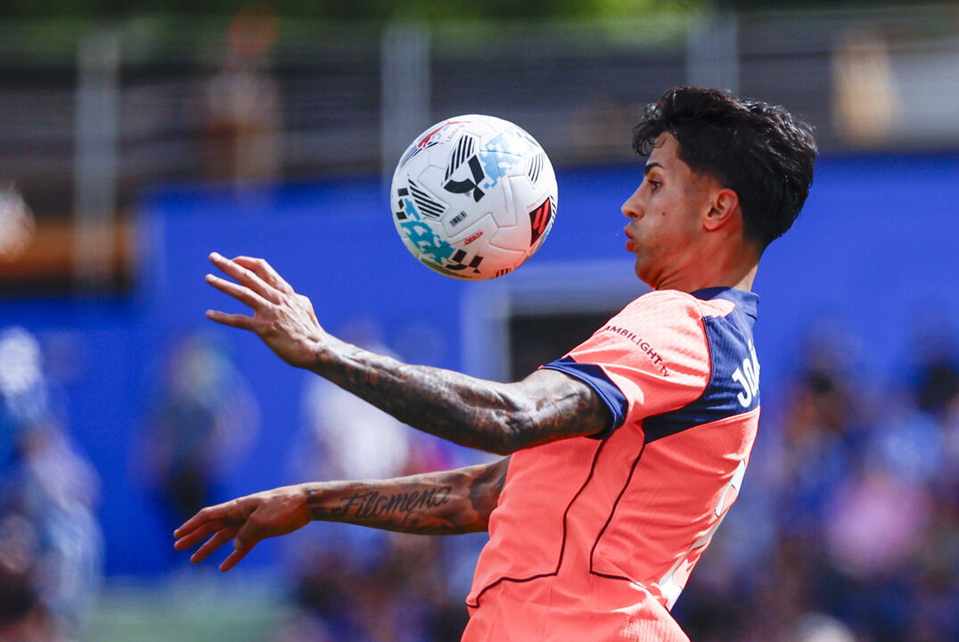 João Cancelo quer permanecer em Barcelona
