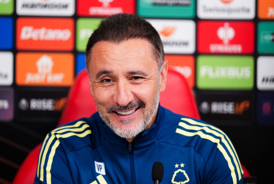 Vítor Pereira na sala de imprensa do Nottingham