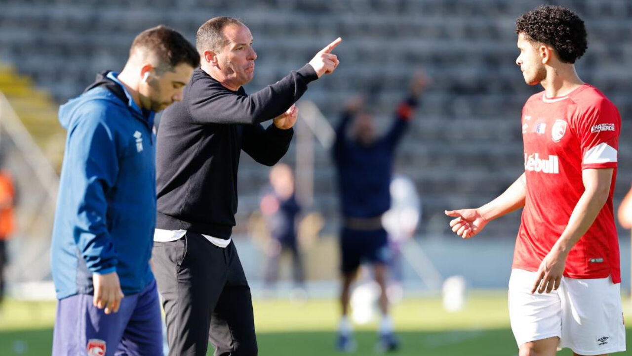 Petit dá indicações no jogo com o Sp. Braga