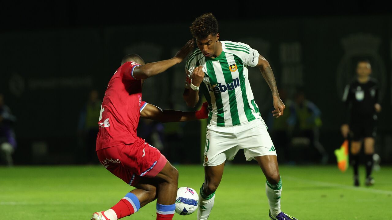 Tamble, jogador do Rio Ave, procura reencontrar o caminho do golo na 1.ª Liga