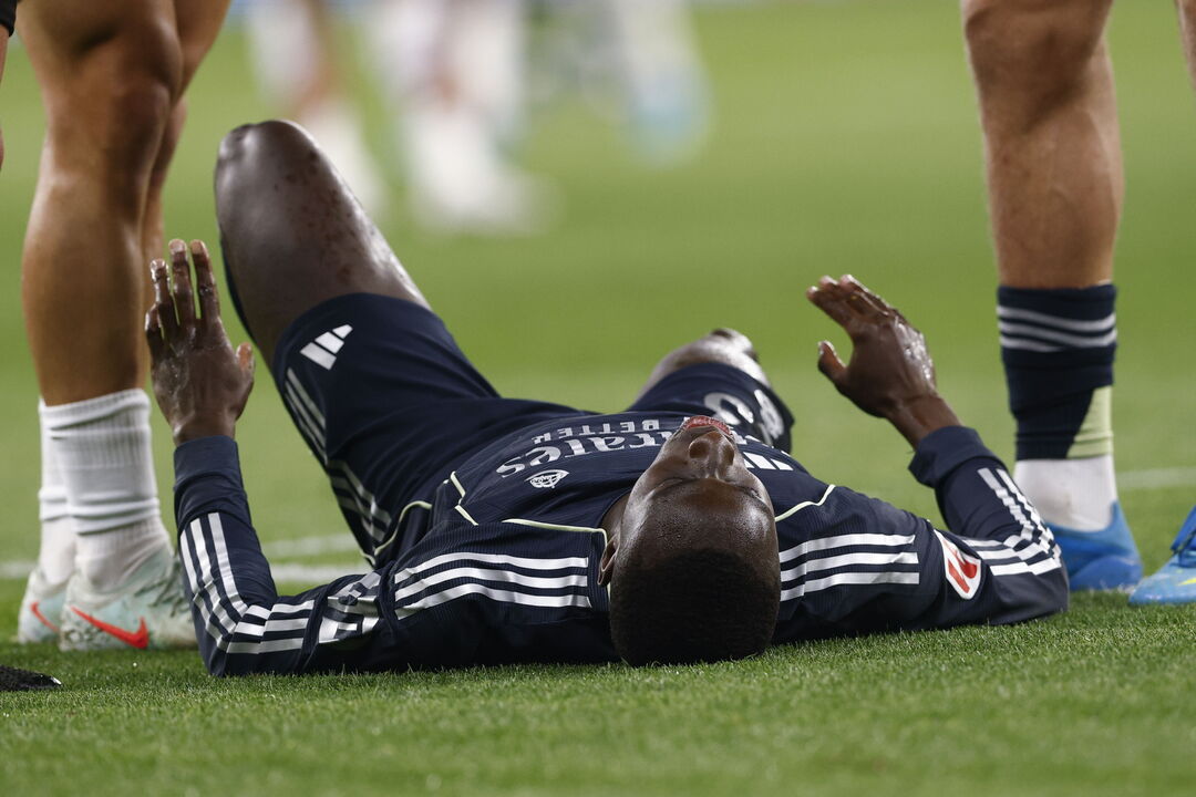 Ferland Mendy enfrenta longa paragem por lesão