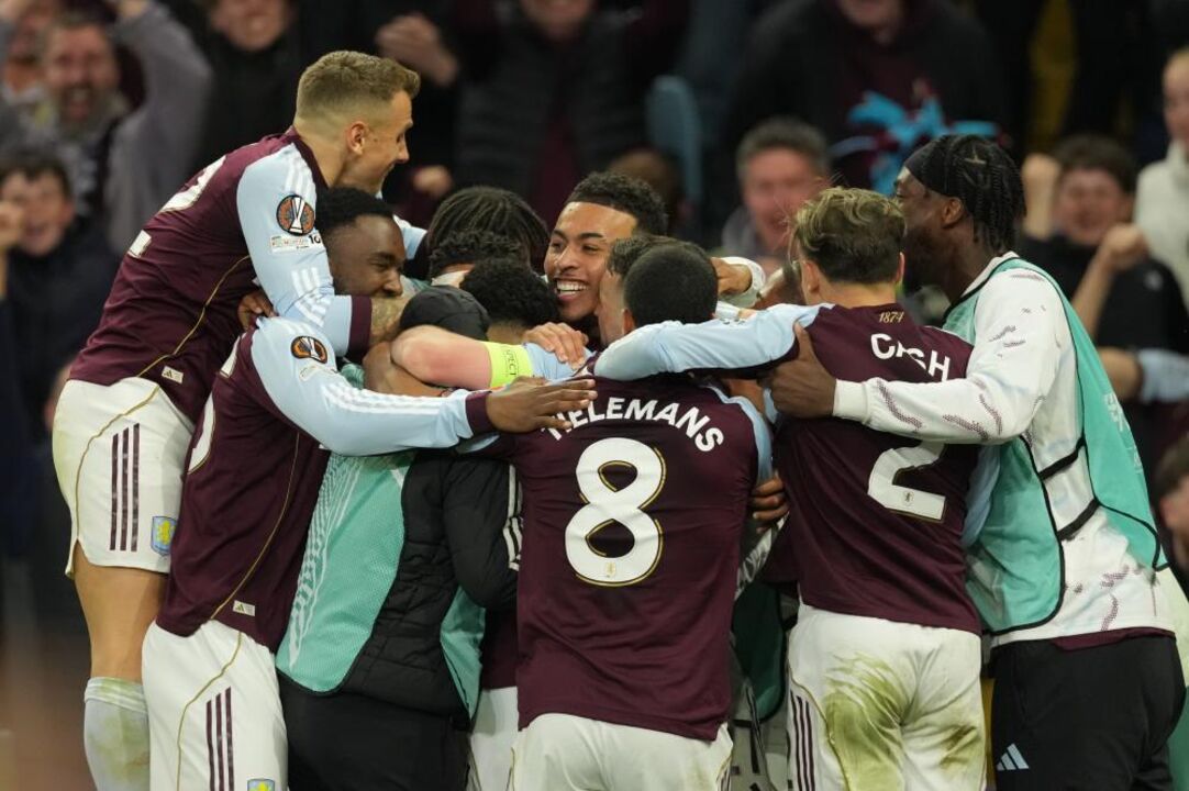 Aston Villa goleou o Nottingham por 4-0