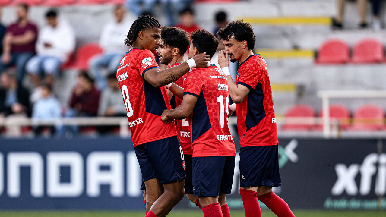 Oliveirense vai disputar a Liga 3 na próxima época