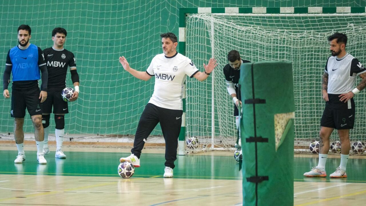 Nuno Dias durante o treino Sporting