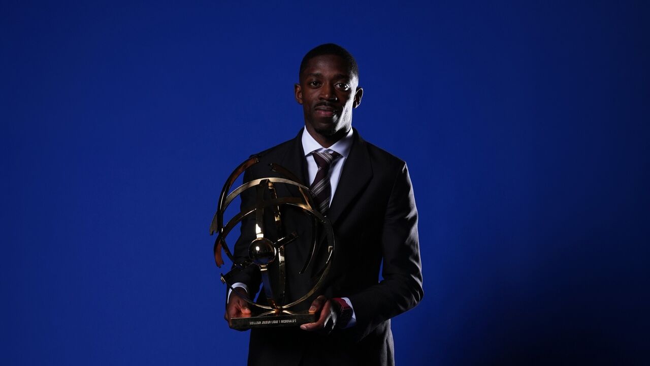 Dembélé recebe prémio de melhor jogador da Ligue 1