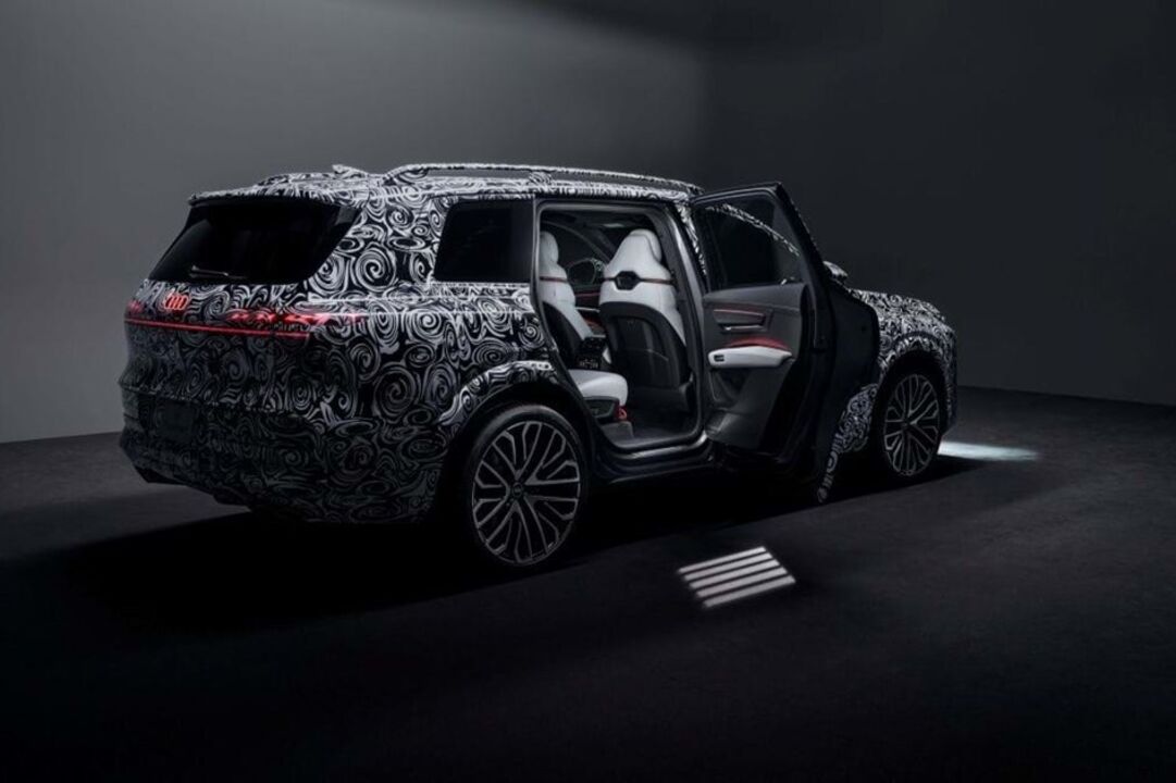 Audi revela interior do Q9 antes da estreia oficial