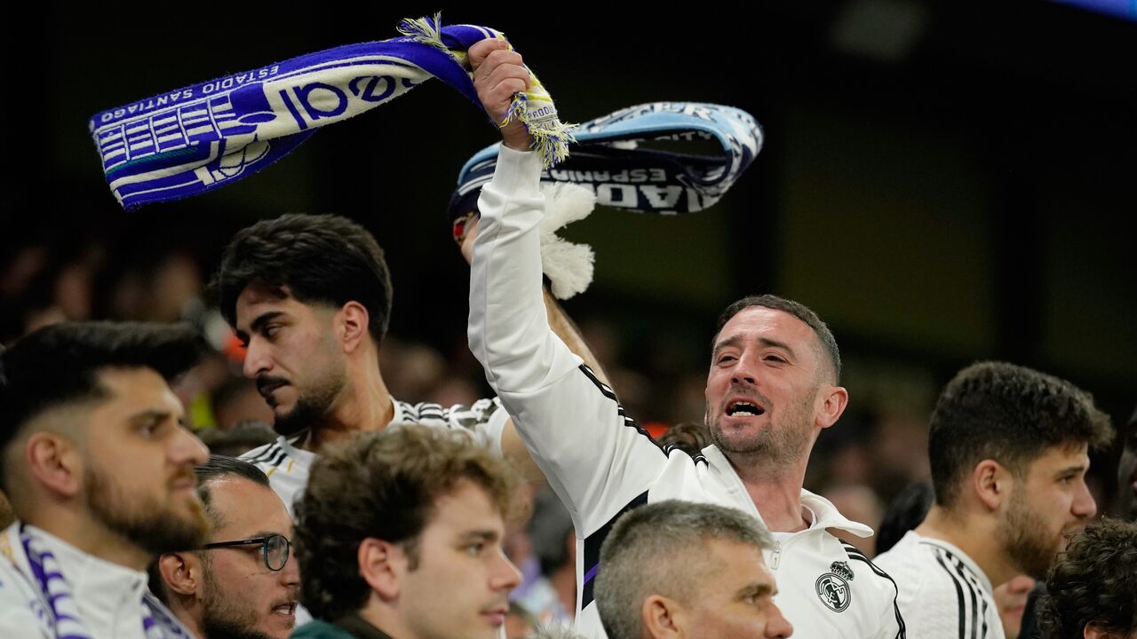 Adeptos do Real Madrid mostram apoio após multa por cânticos contra Guardiola